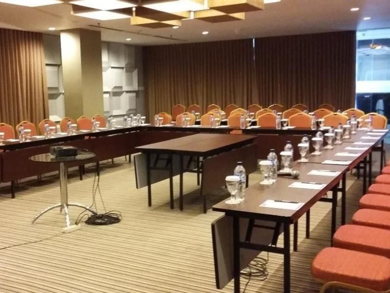 โรงแรมฮอริซั่น เพกาลงกัน เปอกาโลงัน ภายนอก รูปภาพ